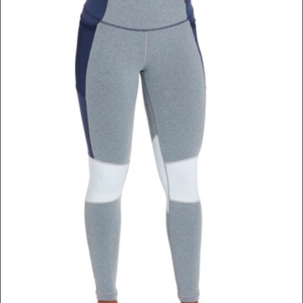Calia By Carrie Underwood leggings